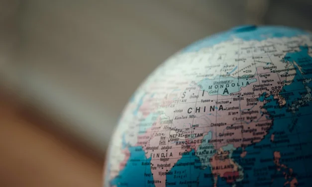 To What Extent Have Major Trade Wars Since 2013 Contributed to De-Globalisation?